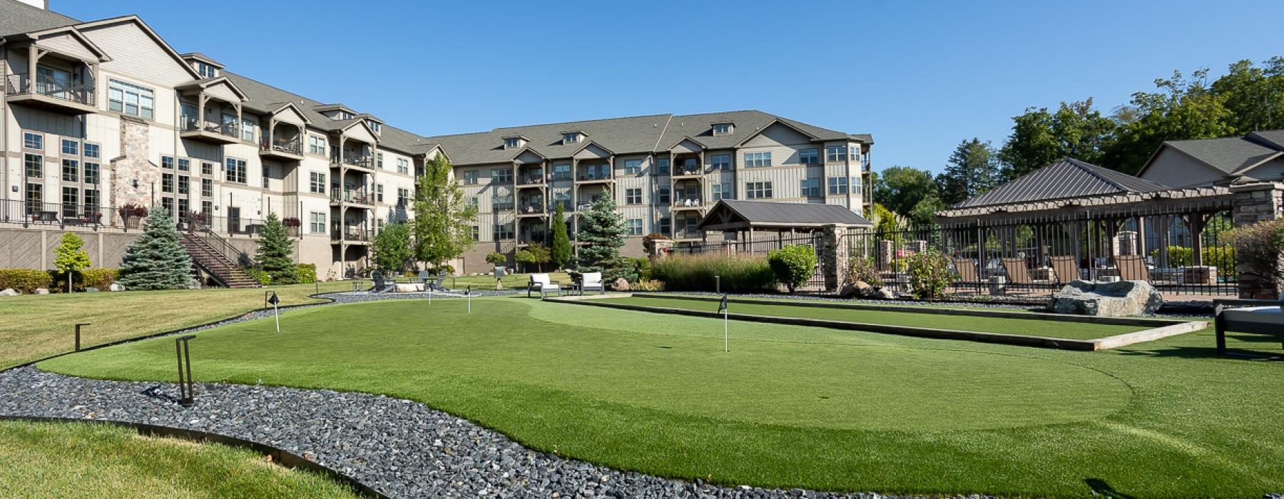 Putting green with gravel area