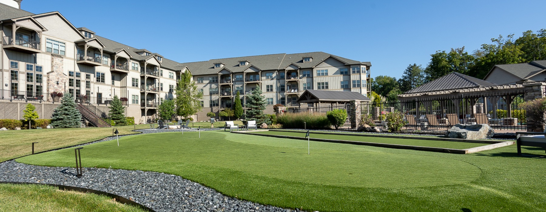 Putting green with gravel area